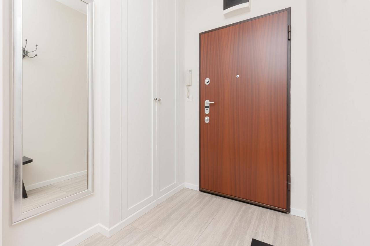 Quiet Apartment Park Edwarda Szymanskiego By Noclegi Renters Warschau Exterior foto