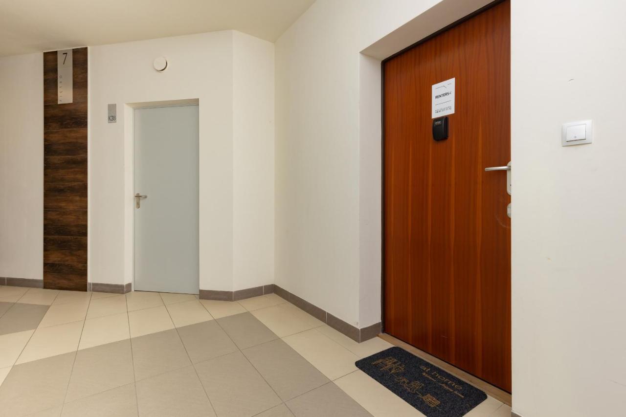 Quiet Apartment Park Edwarda Szymanskiego By Noclegi Renters Warschau Exterior foto